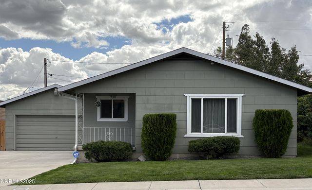 230 Glenmanor Drive, Reno, NV 89509