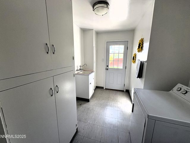 230 Glenmanor Drive, Reno, NV 89509