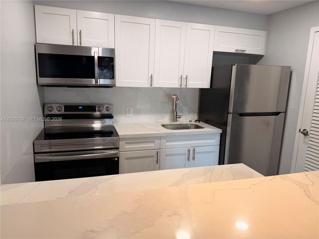2200 E Hallandale Beach Blvd 303, Hallandale Beach, FL 33009