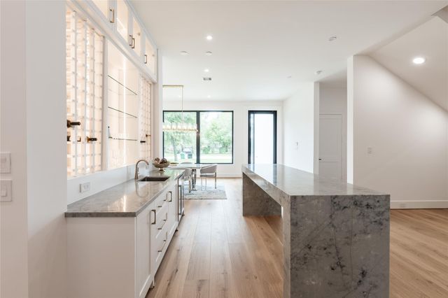 7006 Schiller Street, Houston, TX 77055