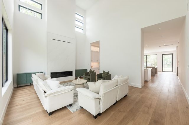 7006 Schiller Street, Houston, TX 77055