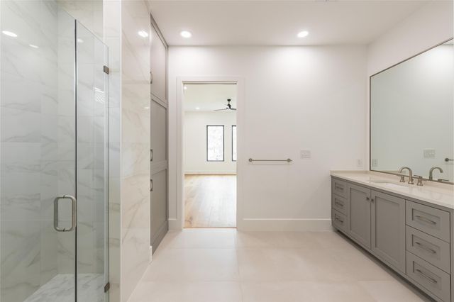 7006 Schiller Street, Houston, TX 77055
