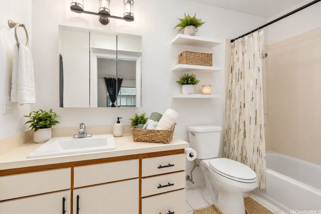 95-349 Kuahelani Avenue B-2, Mililani, HI 96789
