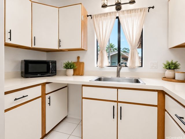 95-349 Kuahelani Avenue B-2, Mililani, HI 96789