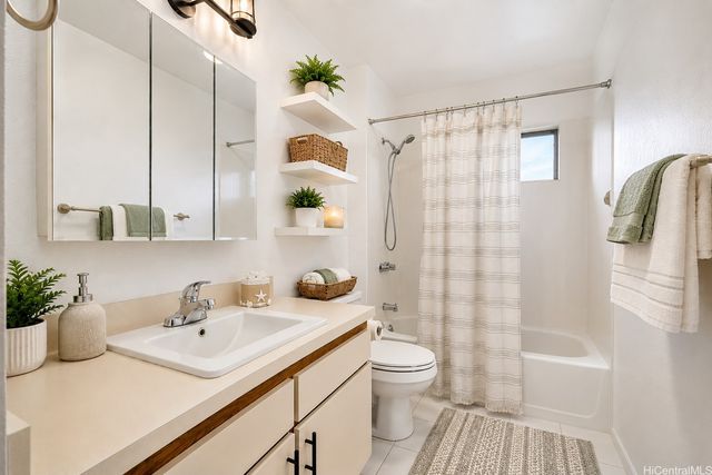 95-349 Kuahelani Avenue B-2, Mililani, HI 96789
