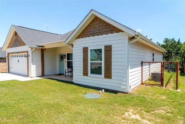 2703 San Gabriel Drive, Granbury, TX 76048