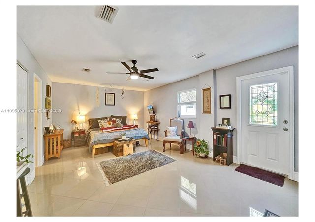 381 NE 42nd St, Oakland Park, FL 33334