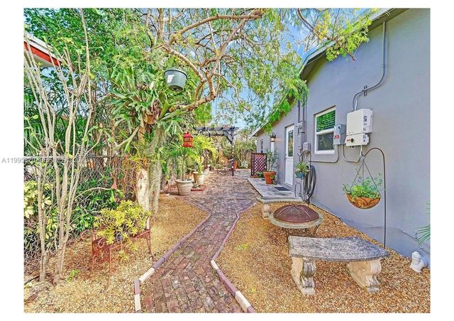 381 NE 42nd St, Oakland Park, FL 33334
