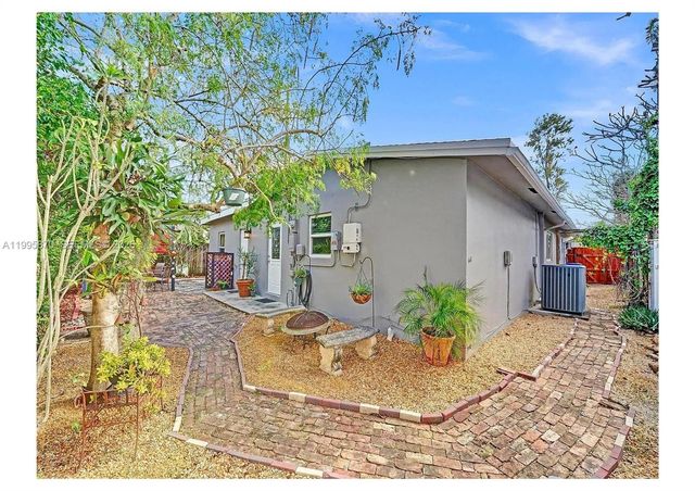 381 NE 42nd St, Oakland Park, FL 33334