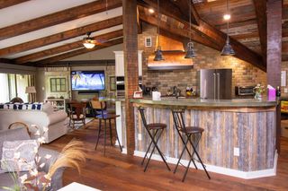 890 Windsor DRIVE #4, Fontana, WI 53125