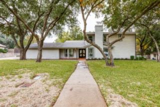 28 Mont Del Drive, Benbrook, TX 76132