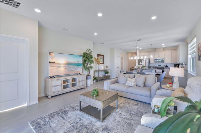 2434 N CLIFF WAY, St Cloud, FL 34771