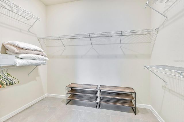 2434 N CLIFF WAY, St Cloud, FL 34771