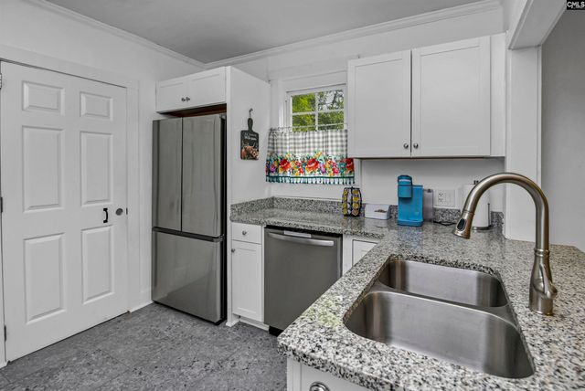1020 Naples Avenue, Cayce, SC 29033