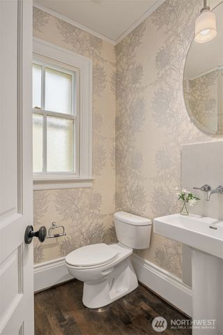 4004 Washington Avenue W, Seattle, WA 98199