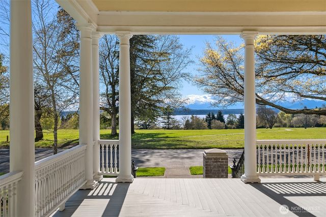 4004 Washington Avenue W, Seattle, WA 98199