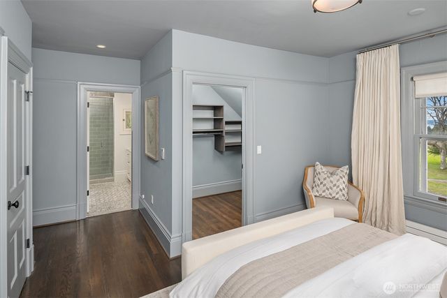 4004 Washington Avenue W, Seattle, WA 98199