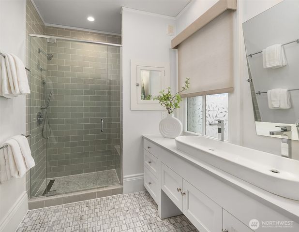 4004 Washington Avenue W, Seattle, WA 98199