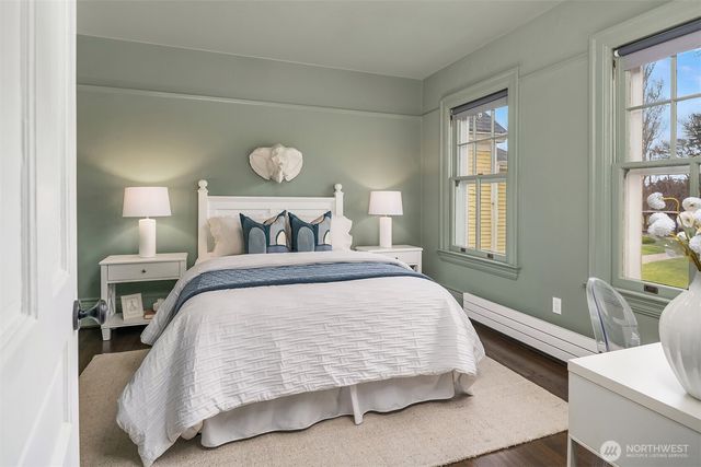 4004 Washington Avenue W, Seattle, WA 98199