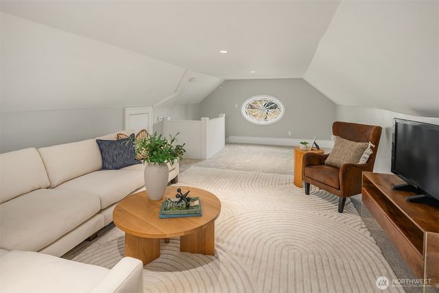 4004 Washington Avenue W, Seattle, WA 98199