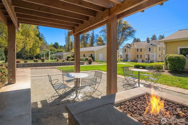 4004 Washington Avenue W, Seattle, WA 98199