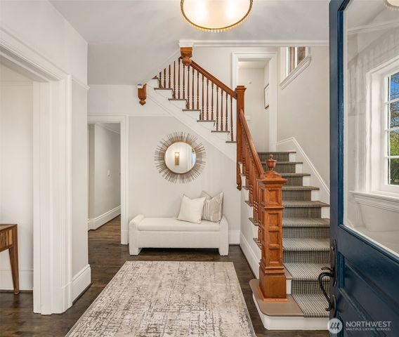 4004 Washington Avenue W, Seattle, WA 98199