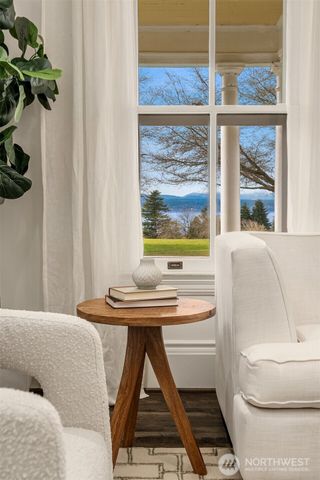 4004 Washington Avenue W, Seattle, WA 98199