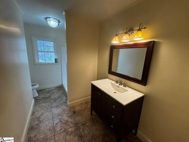 106 Woodview Drive, Laurens, SC 29360