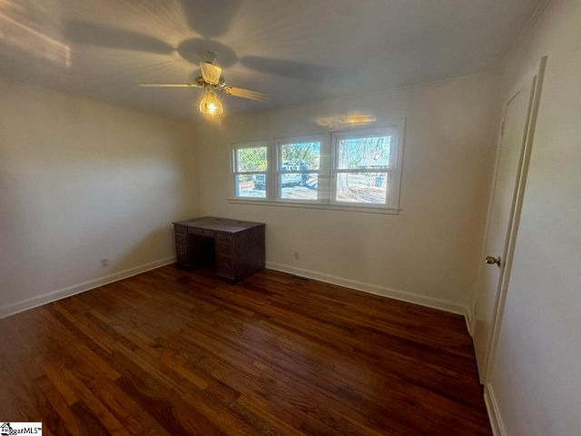 106 Woodview Drive, Laurens, SC 29360