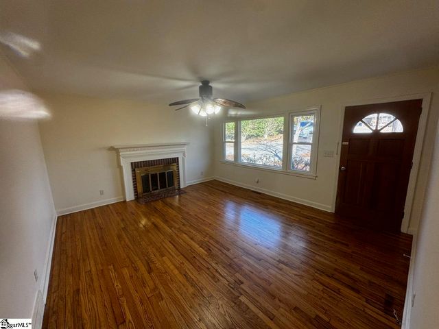 106 Woodview Drive, Laurens, SC 29360