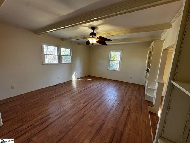 106 Woodview Drive, Laurens, SC 29360