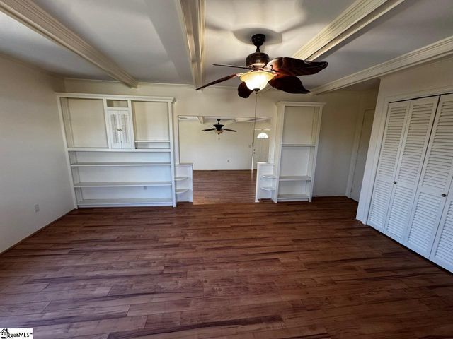 106 Woodview Drive, Laurens, SC 29360