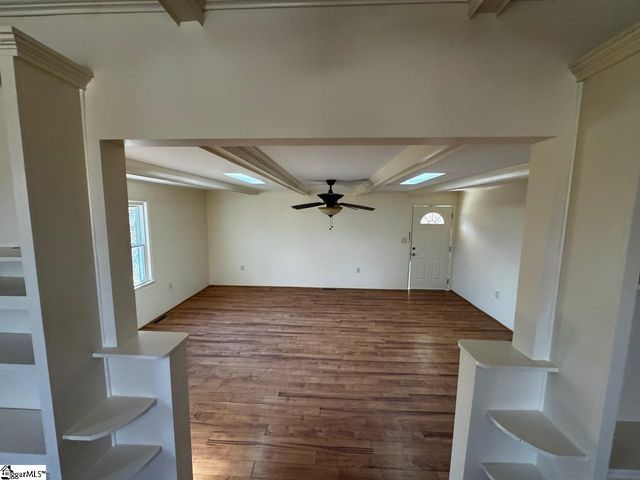 106 Woodview Drive, Laurens, SC 29360