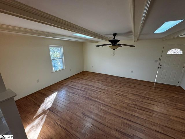 106 Woodview Drive, Laurens, SC 29360