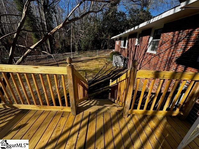 106 Woodview Drive, Laurens, SC 29360