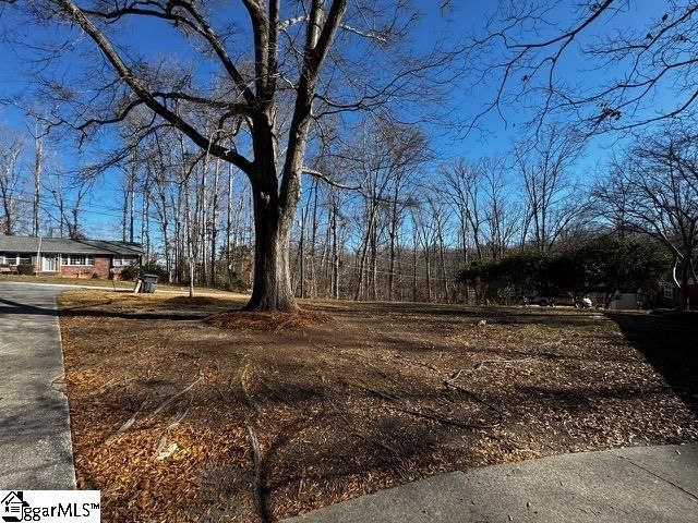 106 Woodview Drive, Laurens, SC 29360