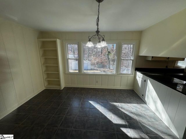 106 Woodview Drive, Laurens, SC 29360