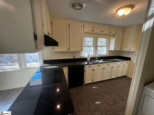 106 Woodview Drive, Laurens, SC 29360