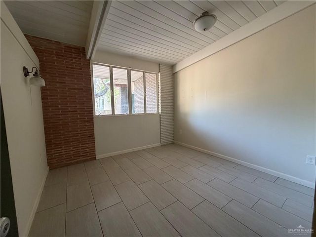 1618 S Parkwood Drive, Harlingen, TX 78550