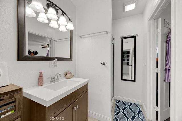 14975 Gayhead, Apple Valley, CA 92307