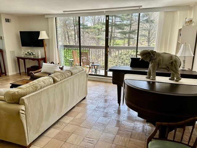 40 Village Rd. 309, Middleton, MA 01949