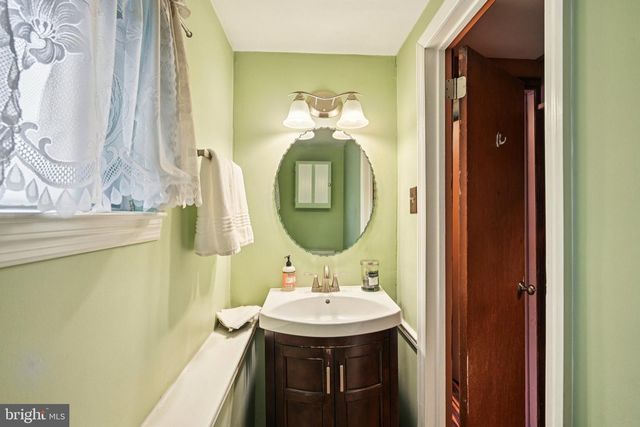 10 DARTMOUTH DR, Atco, NJ 08004