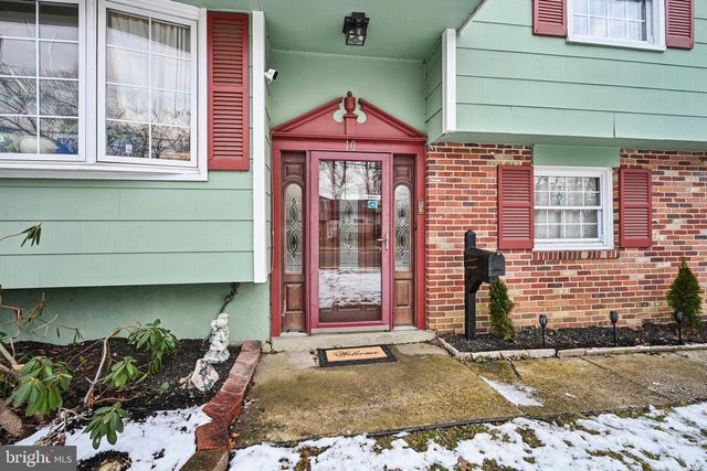 10 DARTMOUTH DR, Atco, NJ 08004