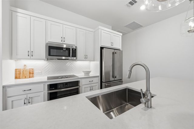 634 Blue Ridge Drive, Mansfield, TX 76063