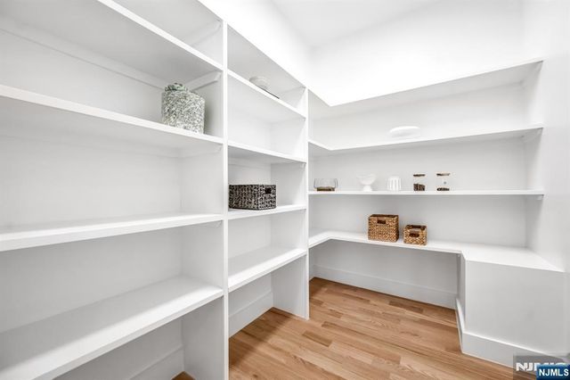 234 Vivien Court, Paramus, NJ 07652