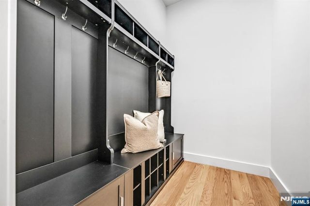 234 Vivien Court, Paramus, NJ 07652