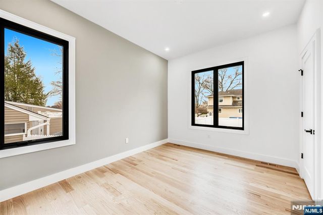 234 Vivien Court, Paramus, NJ 07652