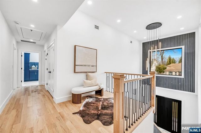 234 Vivien Court, Paramus, NJ 07652