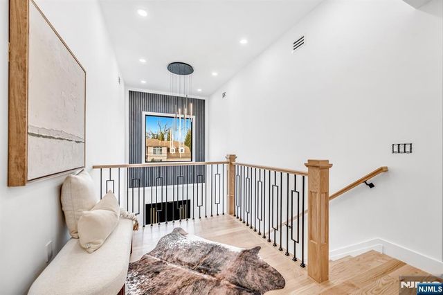 234 Vivien Court, Paramus, NJ 07652