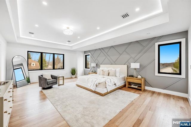 234 Vivien Court, Paramus, NJ 07652